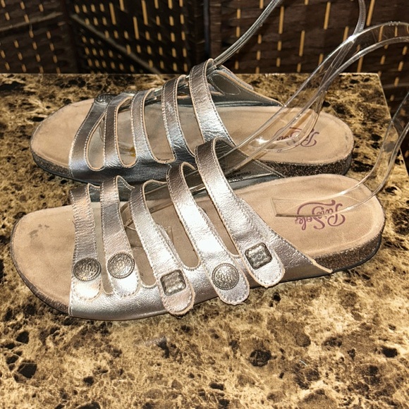 Pure Sole Ladies Metallic Leather 9 1/2 W Sandal - Picture 8 of 9